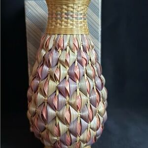 Vintage 1986 Avon Pastel Basket Collection Ceramic Bud Vase NIB!